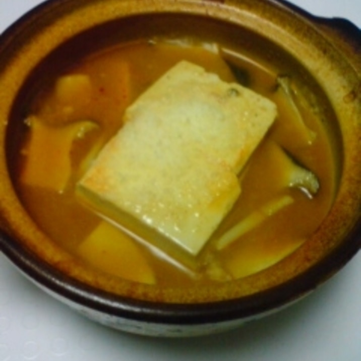 キムチと味噌の豆腐鍋